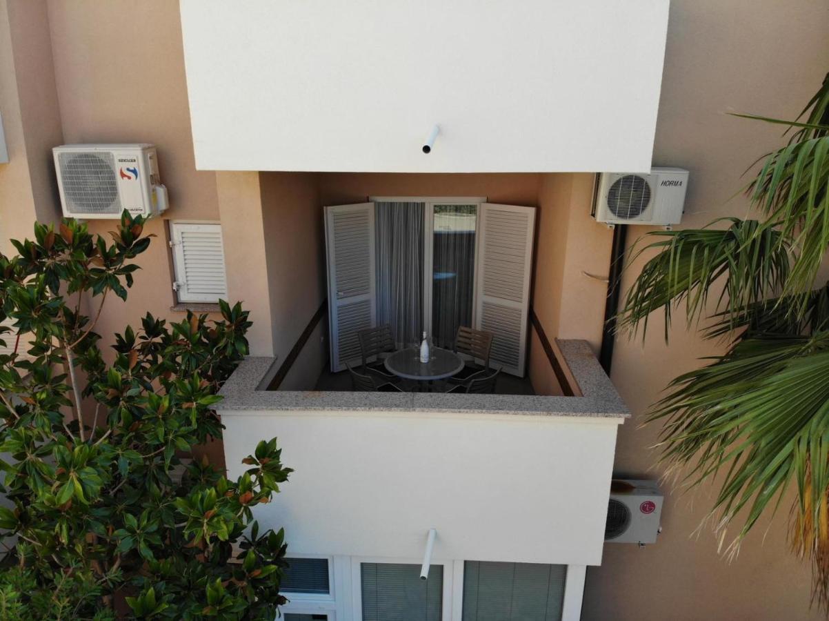 Apartman Valkira Novalja - Moderan Smjestaj S Pogledom Blizu Zrca Exterior photo