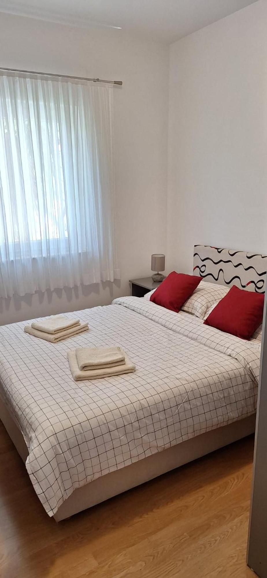 Apartman Valkira Novalja - Moderan Smjestaj S Pogledom Blizu Zrca Exterior photo