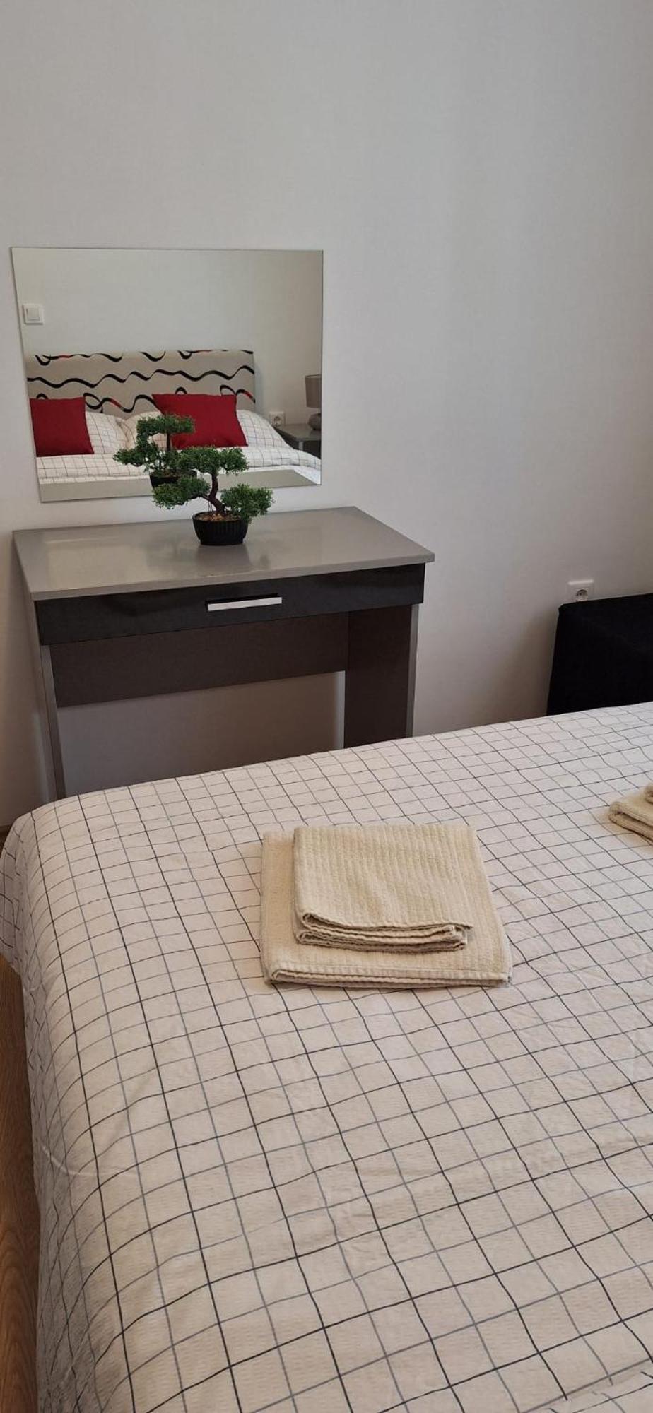Apartman Valkira Novalja - Moderan Smjestaj S Pogledom Blizu Zrca Exterior photo